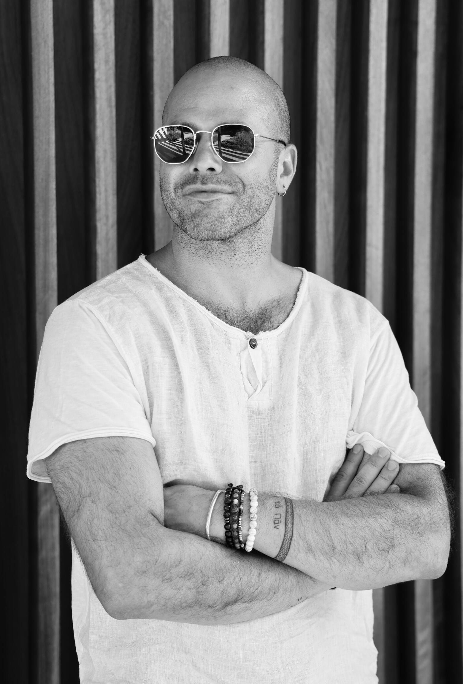 Savory and crispy mushroom tartellette filled up with steak tartare and spicy mayo, topped by baked sicilian ricotta shavings.